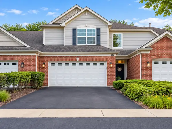 1212 Betsy Ross Place, Bolingbrook, IL 60490