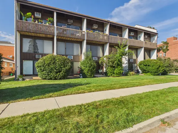 1296 E Washington Street #12, Des Plaines, IL 60016