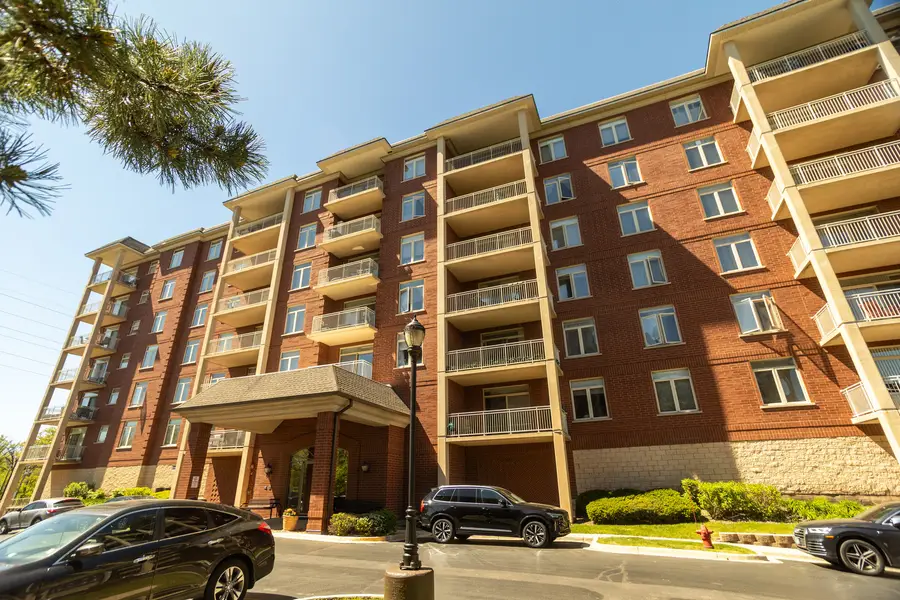 8440 Callie Avenue #606, Morton Grove, IL 60053 - #3
