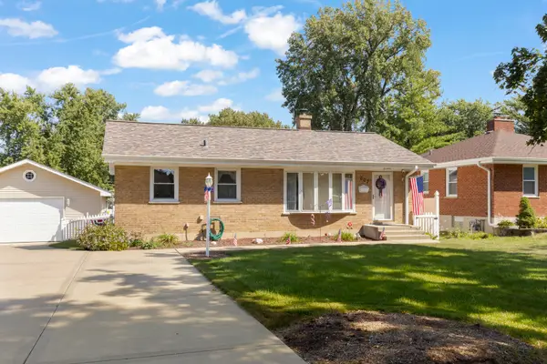 207 S Wilmette Avenue, Westmont, IL 60559