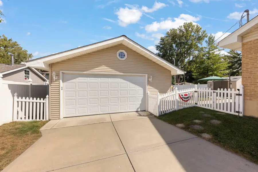 207 S Wilmette Avenue, Westmont, IL 60559 - #2