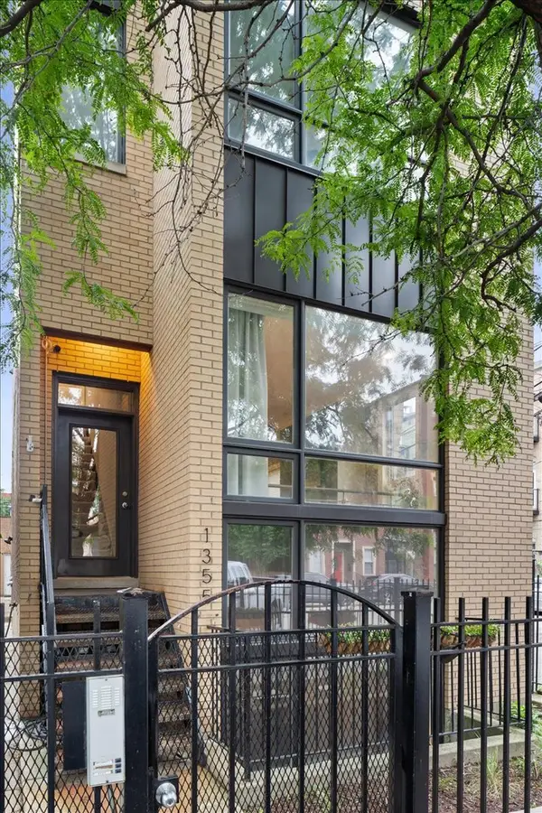 1355 W Erie Street #1, Chicago, IL 60622