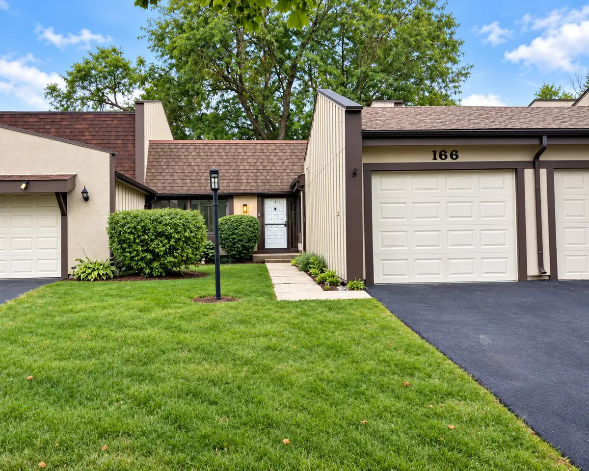 166 Cascade Drive, Indian Head Park, IL 60525 - #1