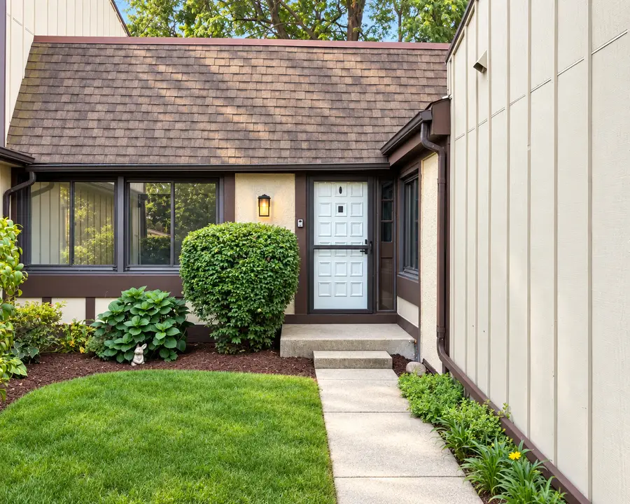 166 Cascade Drive, Indian Head Park, IL 60525 - #2