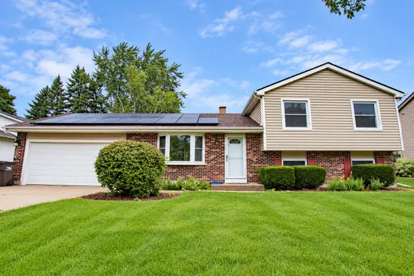 5112 W Greenbrier Drive, McHenry, IL 60050