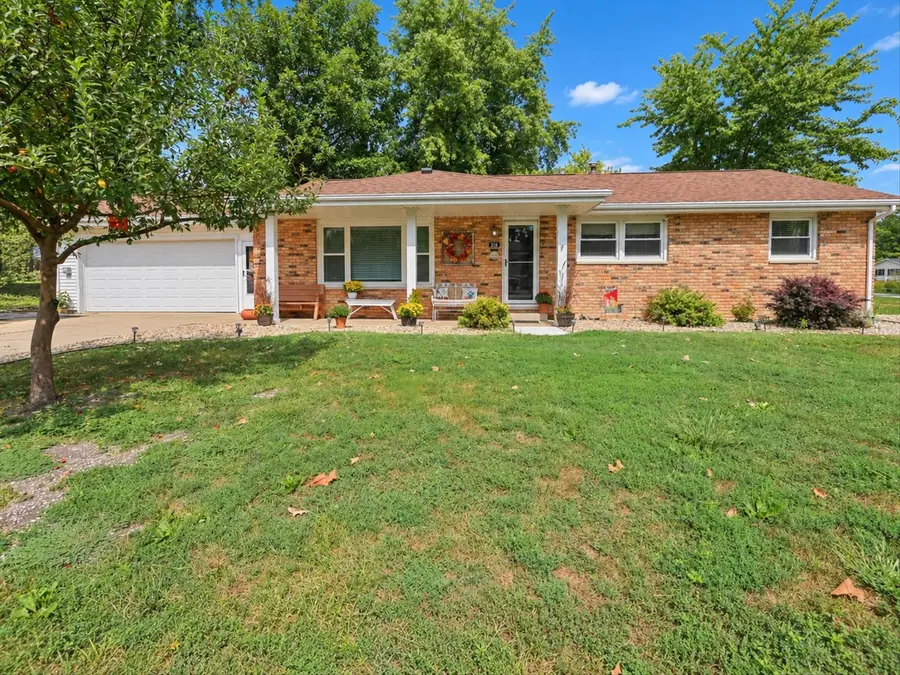 210 E Overton Street, Tuscola, IL 61953 - #2