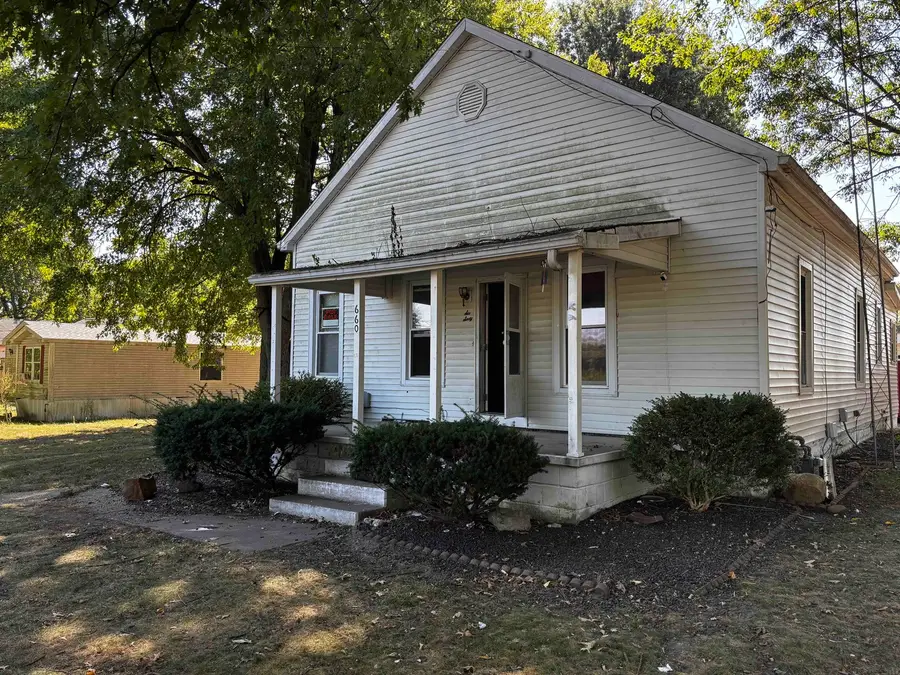 660 W Jackson Street, Virden, IL 62690 - #3