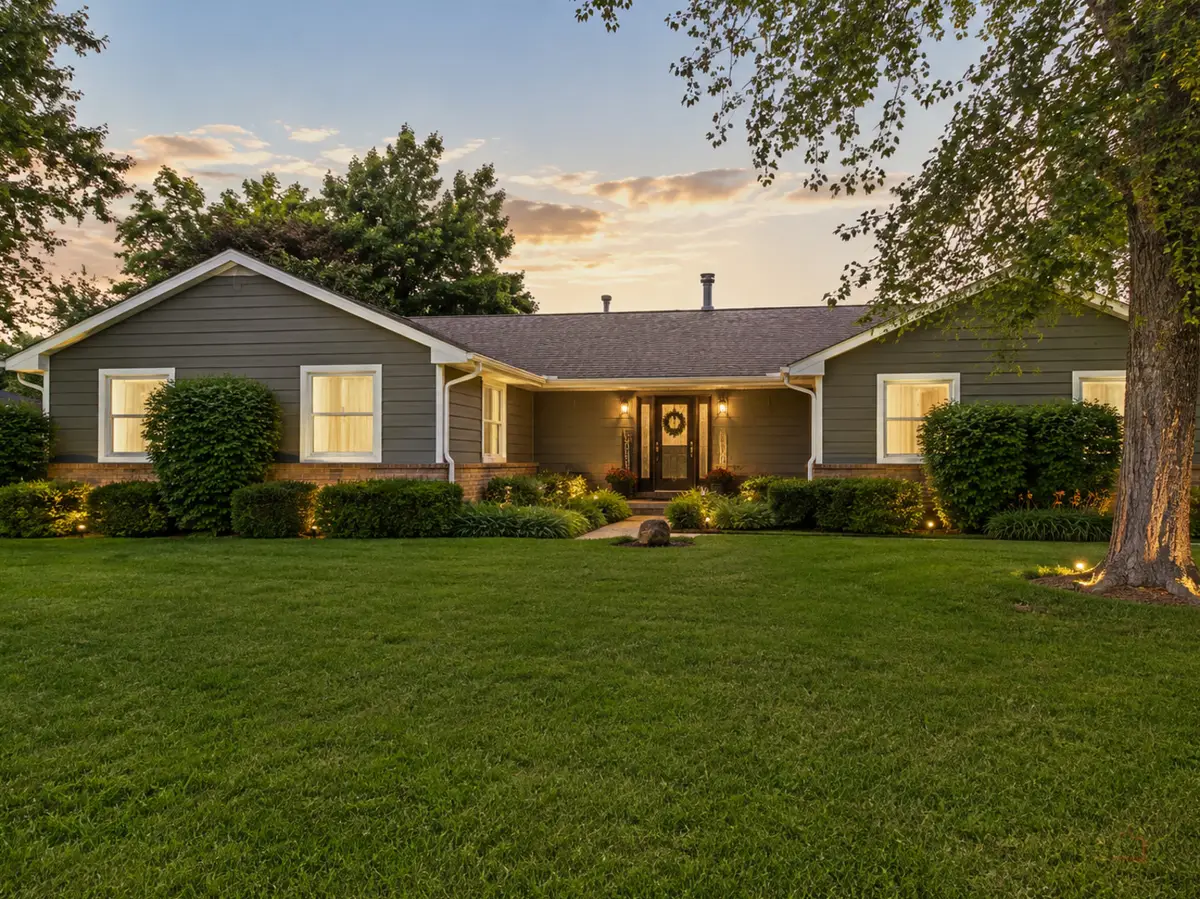 717 Roberts Road, Winthrop Harbor, IL 60096 - #1