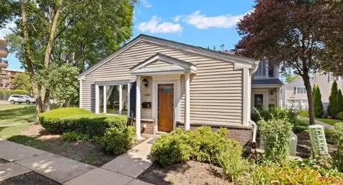 1532 Cove Drive #243A, Prospect Heights, IL 60070