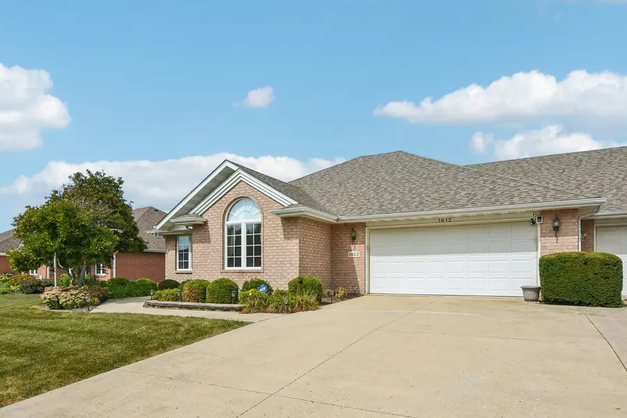 1612 Dupont Avenue, Morris, IL 60450 - #3