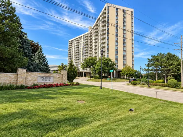 40 N Tower Road #12E, Oak Brook, IL 60523