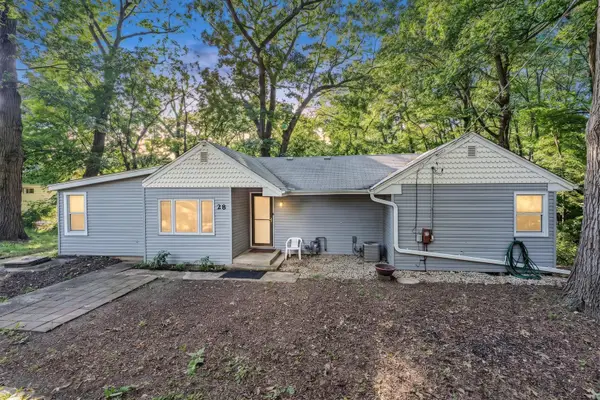 28 Glen Avenue, Fox Lake, IL 60020