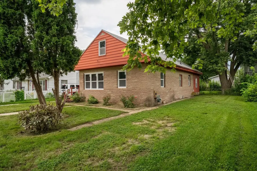 823 E Prairie Street, Pontiac, IL 61764 - #2