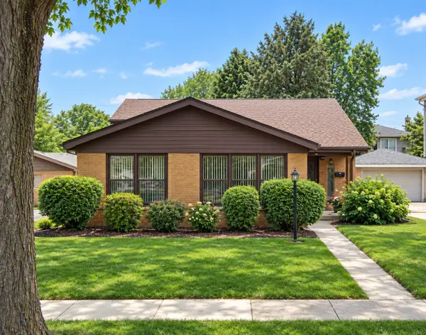 10536 S Kilbourn Avenue, Oak Lawn, IL 60453