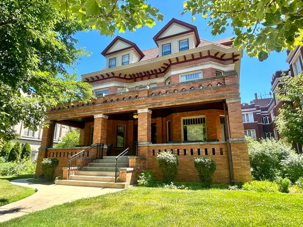 711 Washington Boulevard #2E, Oak Park, IL 60302
