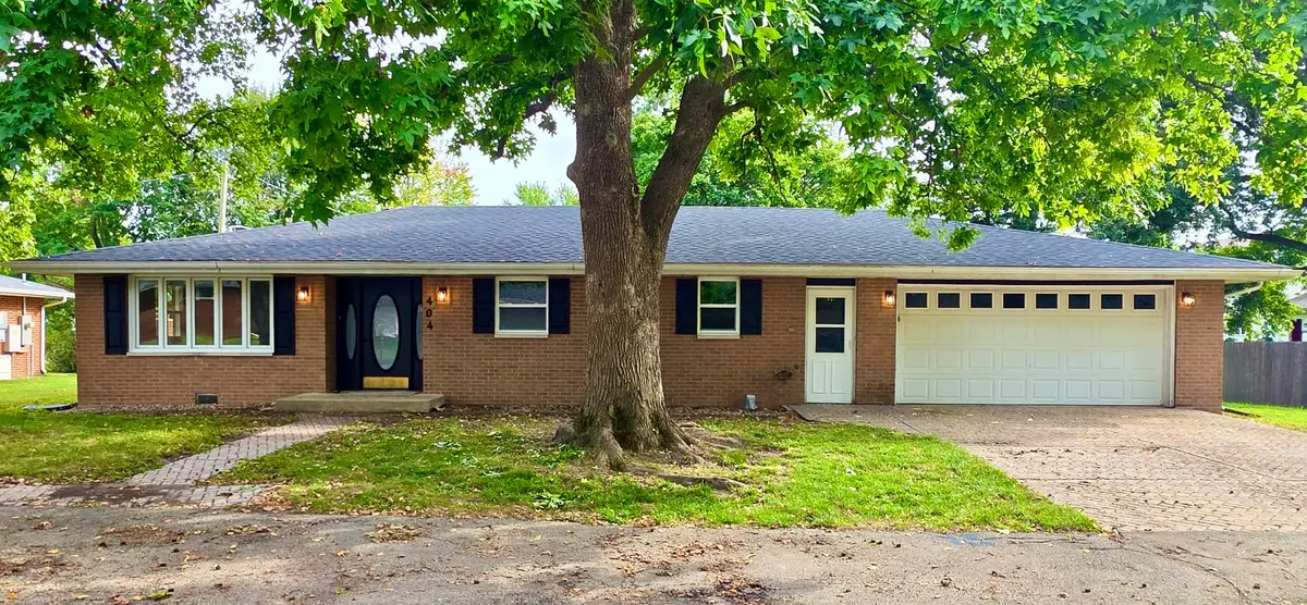 404 Sunset Drive, Heyworth, IL 61745 - #1