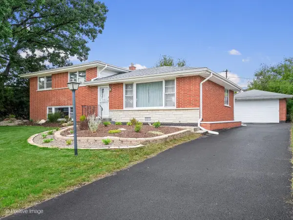 11146 84th Place, Willow Springs, IL 60480
