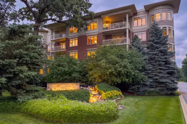 425 Benjamin Drive #302, Vernon Hills, IL 60061