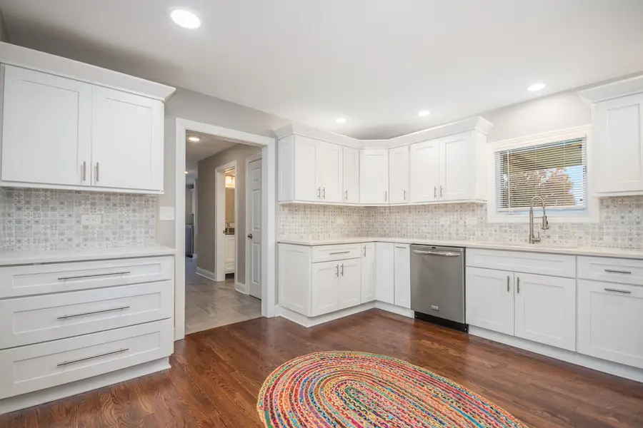 22W689 Elmwood Drive, Glen Ellyn, IL 60137 - #2