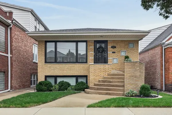 5533 S Sayre Avenue, Chicago, IL 60638
