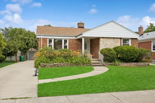 1307 Hull Avenue, Westchester, IL 60154