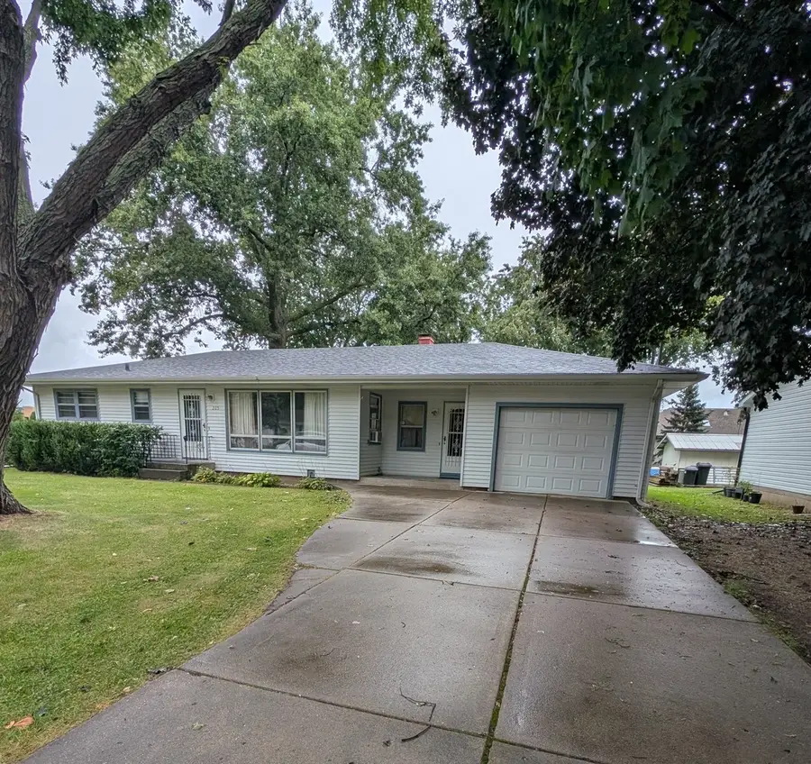 205 E Pleasant Avenue, Sandwich, IL 60548 - #2