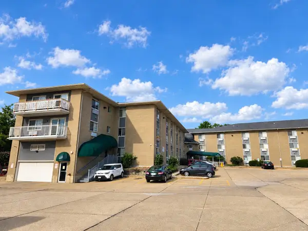 3305 Sunset Avenue #122, Waukegan, IL 60087