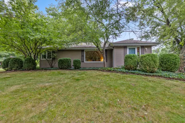 713 Coolidge Place, Rockford, IL 61107