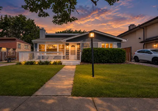 4024 W 106th Street, Oak Lawn, IL 60453