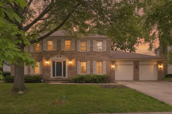 837 Heatherstone Drive, Schaumburg, IL 60173