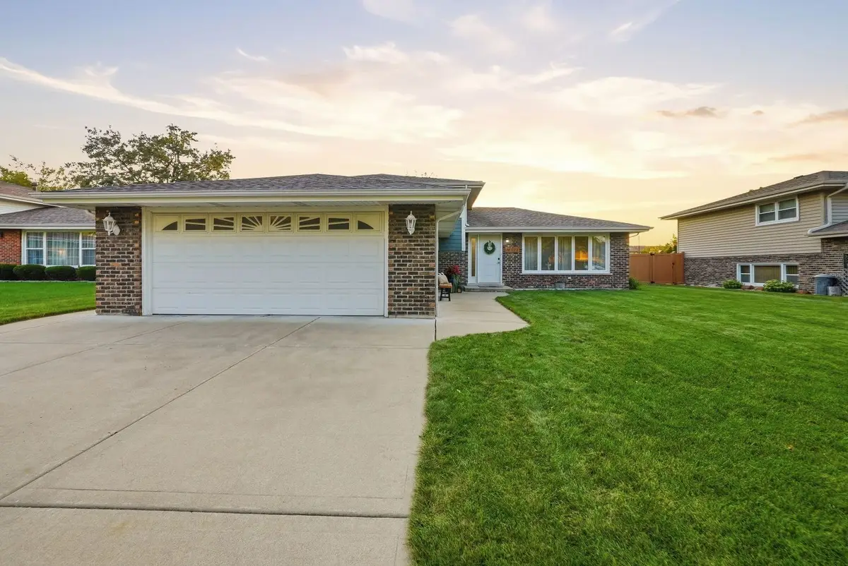 10548 S Tod Drive, Palos Hills, IL 60465 - #1