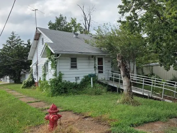 1029 S Mckinley Street, Harrisburg, IL 62946