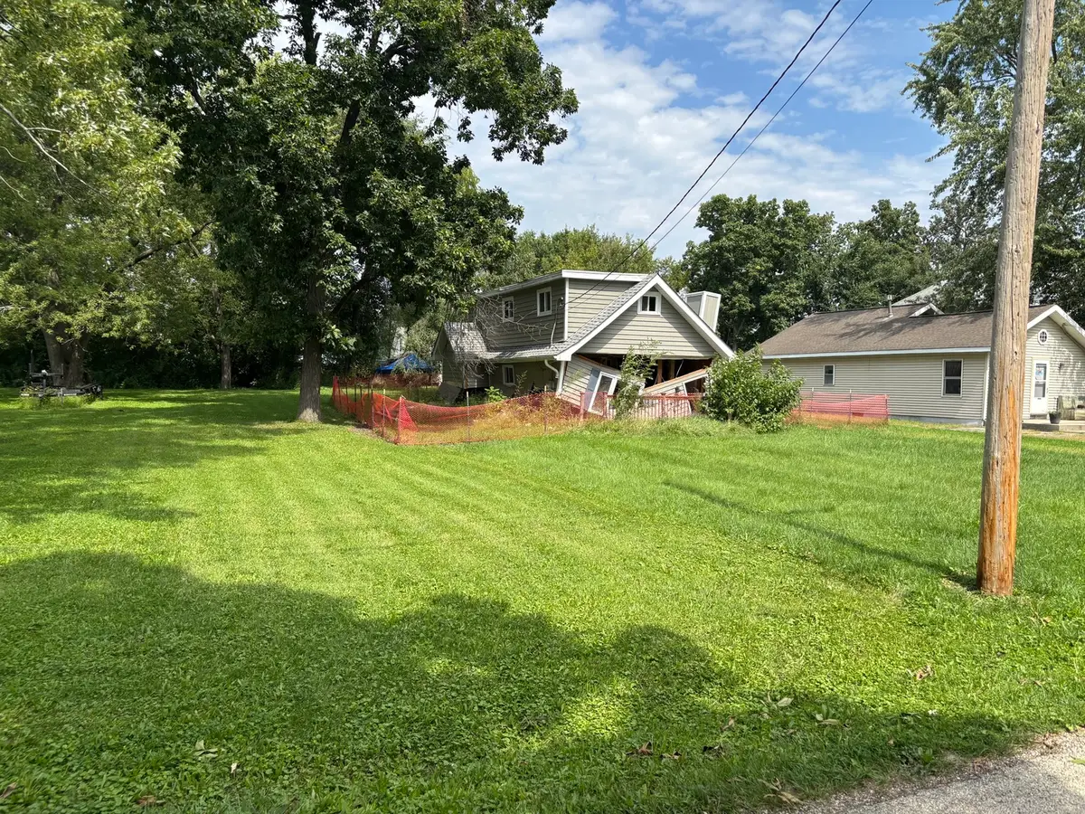 26426 W Grapevine Avenue, Antioch, IL 60002 - #1