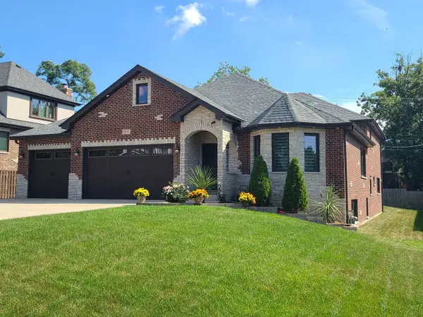 10057 S 86th Court, Palos Hills, IL 60465