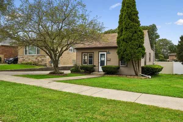 9824 S Campbell Avenue, Evergreen Park, IL 60805