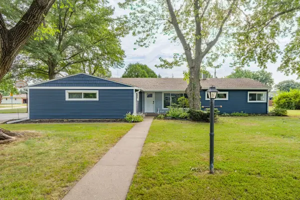 341 Circle Drive, Riverdale, IA 52722