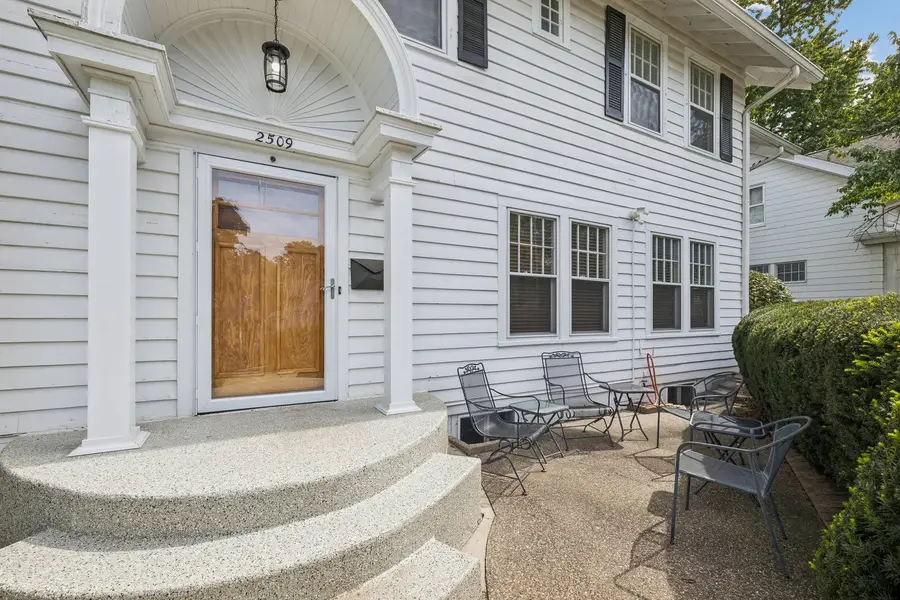 2509 Pershing Avenue, Davenport, IA 52803 - #2