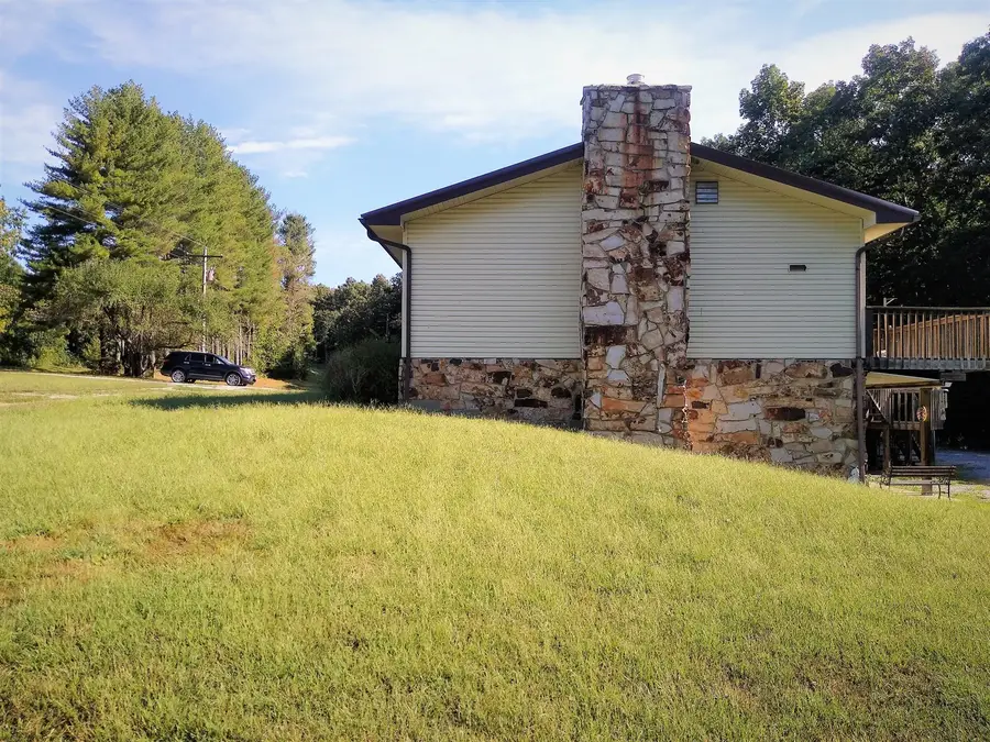 675 Reevesville Road, Grantsburg, IL 62943 - #2