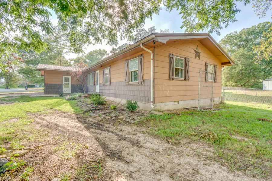 123 White Oak Park Lane, Bluford, IL 62814 - #3