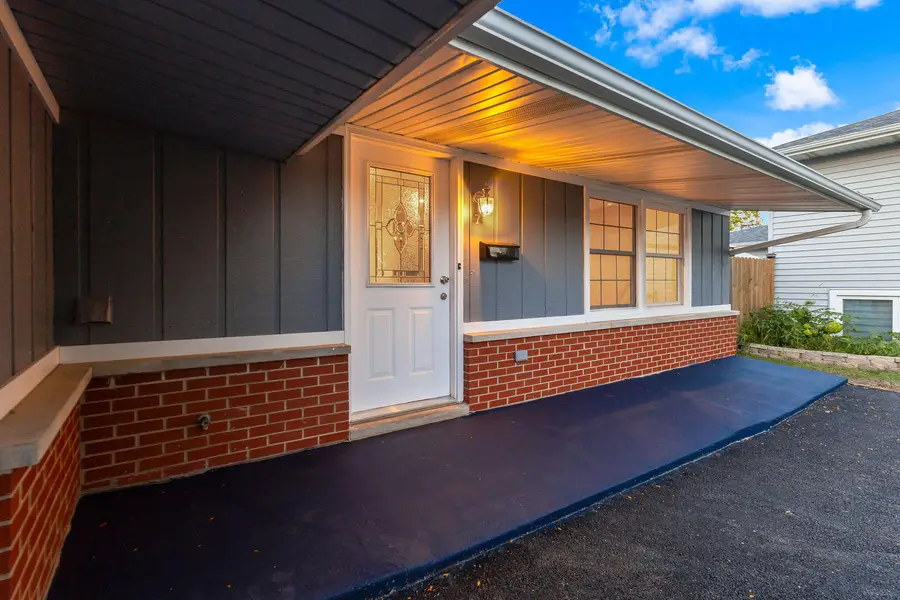 706 Armitage Avenue, Glendale Heights, IL 60139 - #2