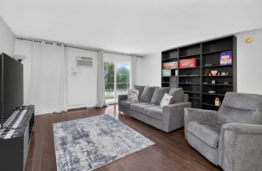 2411 Ogden Avenue #11, Downers Grove, IL 60515 - #2