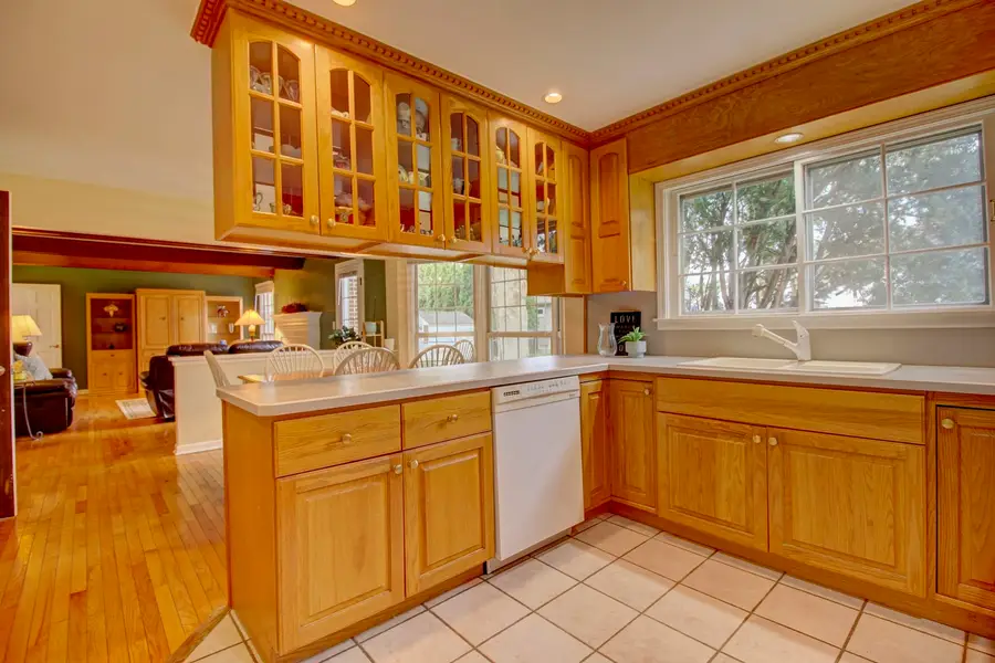 853 Dorset Drive, Wheaton, IL 60189 - #2