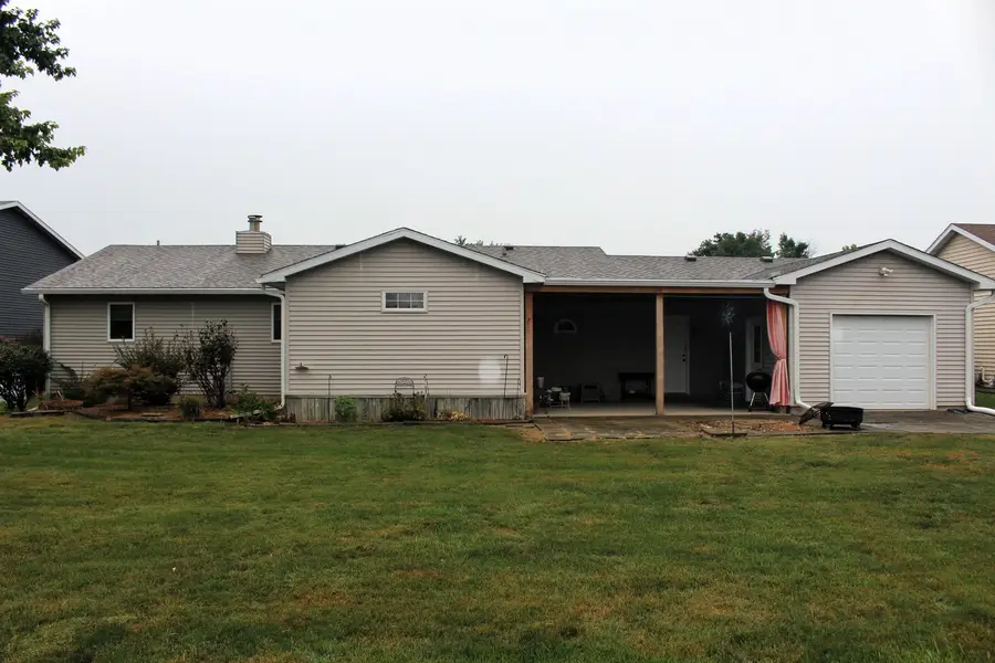 34 Colonial Drive, Clinton, IL 61727 - #2