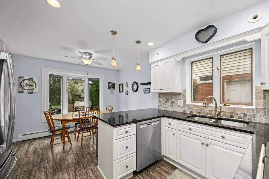 221 S Rammer Avenue, Arlington Heights, IL 60004 - #3