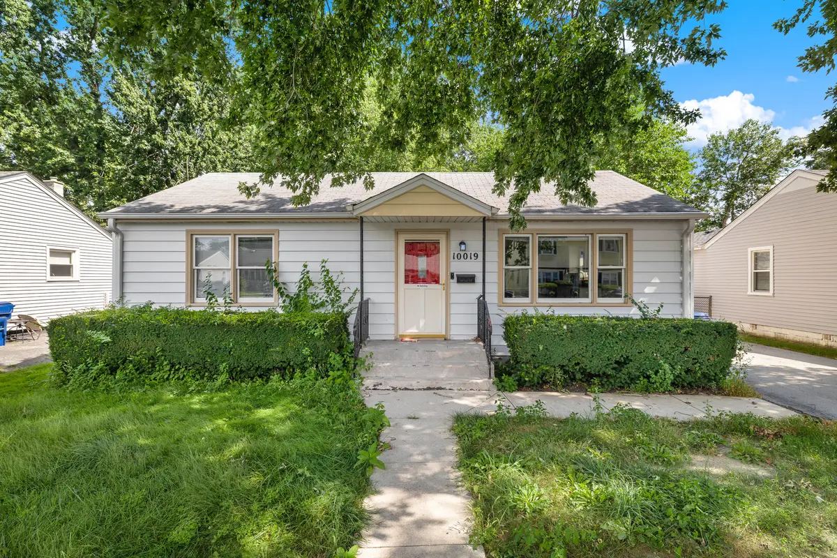 10019 S Tripp Avenue, Oak Lawn, IL 60453 - #1