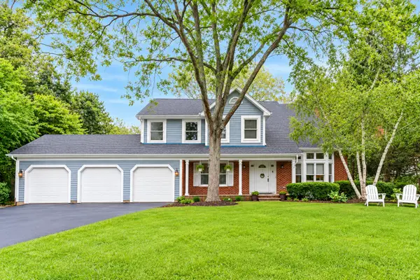 2140 Kenton Lane, Green Oaks, IL 60048