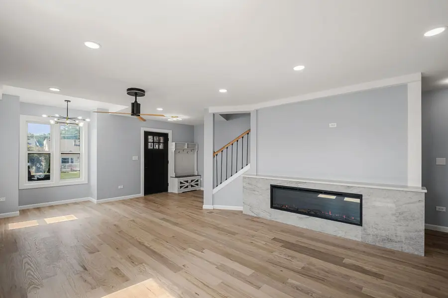 6672 W Montrose Avenue, Harwood Heights, IL 60706 - #3