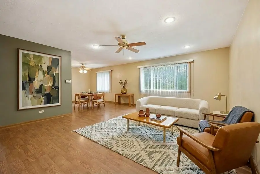 1381 Volkamer Trail, Elk Grove Village, IL 60007 - #3