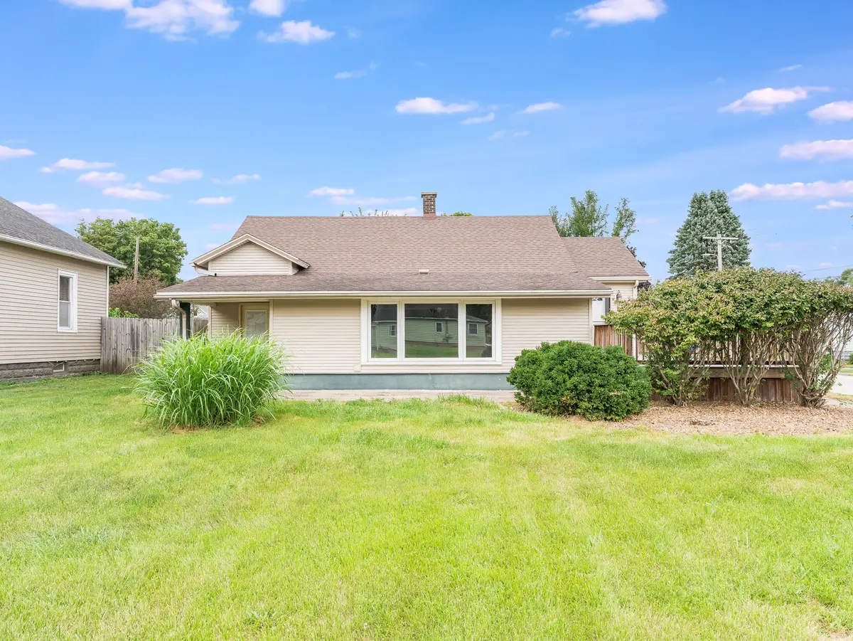 252 E 2nd Street, Oglesby, IL 61348 - #1