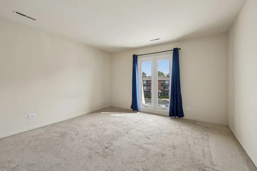 10308 Circle Drive #302, Oak Lawn, IL 60453 - #2